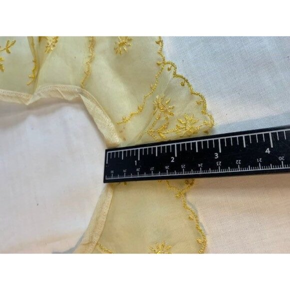 Vintage Yellow embroidery collar and cuff trim set - Picture 4 of 9